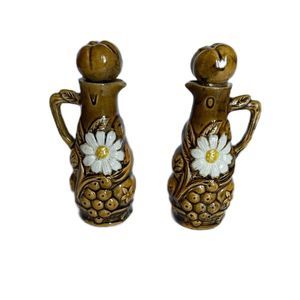 VTG Glazed Ceramic Daisy Flower  Oil & Vinegar Cruets with Cork Lids